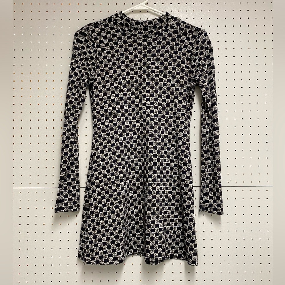 Billabong Black & White Long-Sleeve Knit Fit-and-Flare Dress